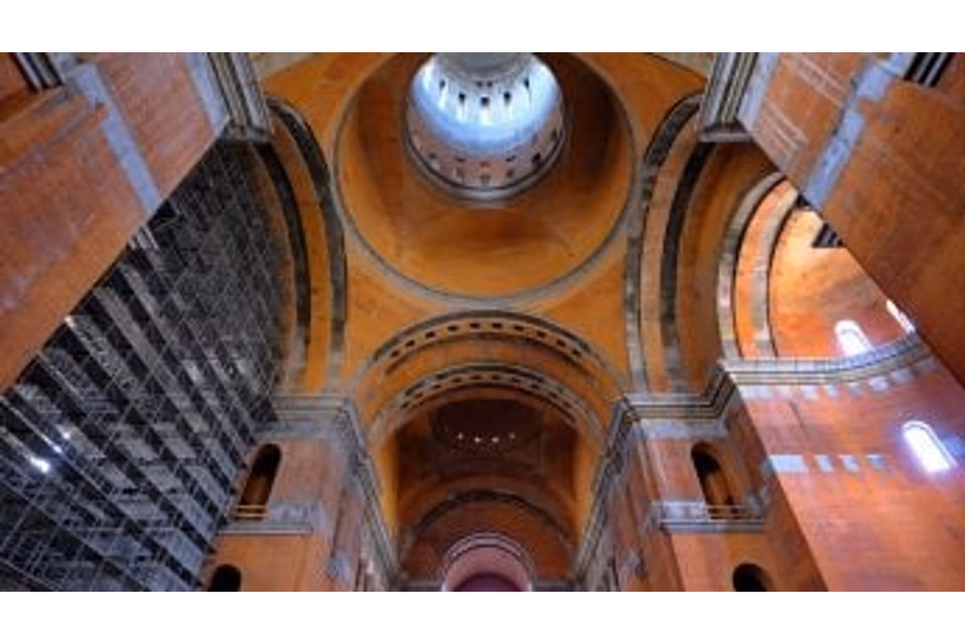 Catedrala-Interior-13 Catedrala-Interior-13