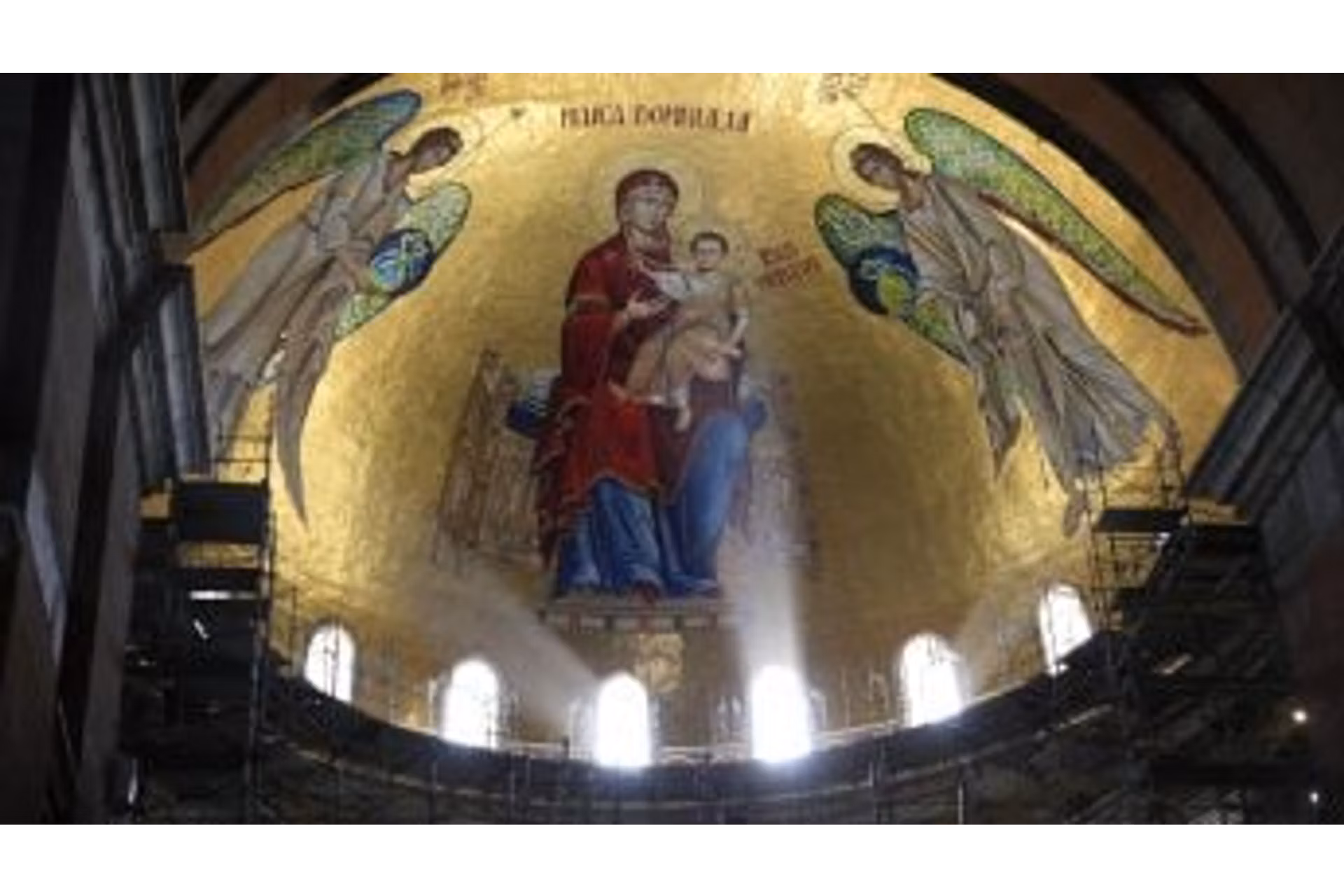 pictura-002 pictura-002