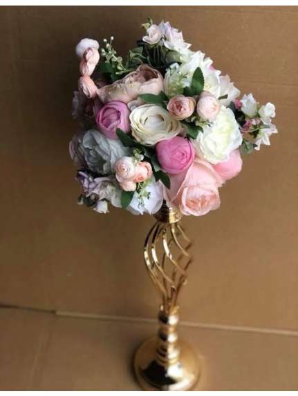 Aranjament floral diametru 25-30 cm Alb Roz.