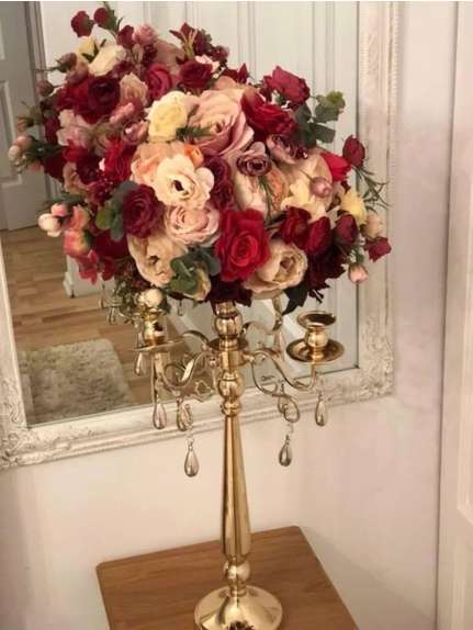 Aranjament Floral Roz, Alb, Rosu si Somon – Diametru 35 cm