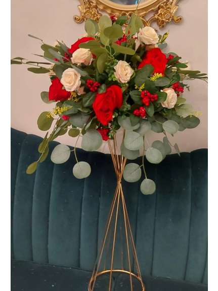 Aranjament cu Eucalipt si Trandafiri Crem & Rosii –  45 cm