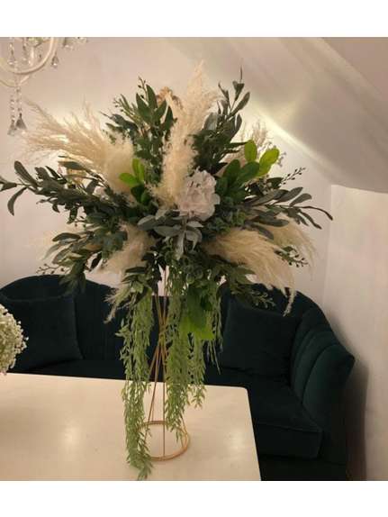 Aranjament floral cu flori albe, pampas si verdeata GREEN650 – 45 cm diametru