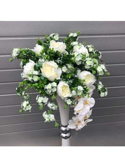 Aranjament floral cu flori albe, verdeata si orhidee GREEN299 – diametru 50 cm