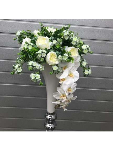 Aranjament floral cu flori albe, verdeata si orhidee GREEN299 – diametru 35 cm