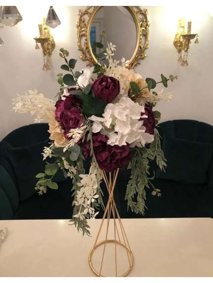 Aranjament floral curgator cu hortensii si trandafiri, diametru 25 cm