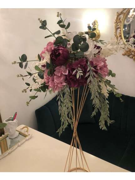 Aranjament floral curgator cu trandafiri roz si hortensii, diametru 30 cm