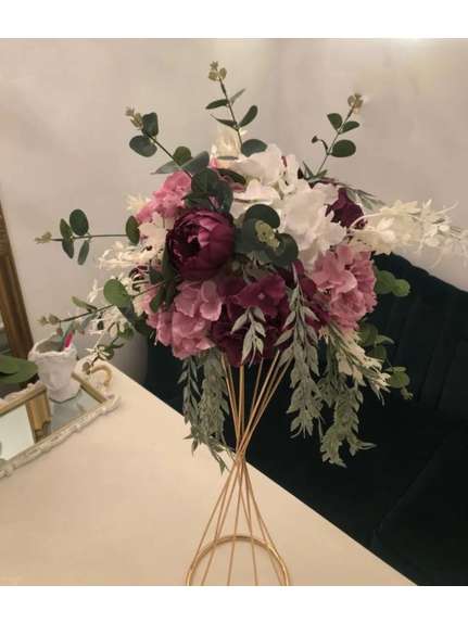 Aranjament floral curgator cu trandafiri roz si hortensii, diametru 25 cm