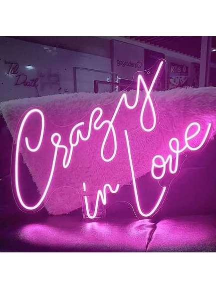 Lampa LED cu litere luminoase „CRAZY IN LOVE” – Roz