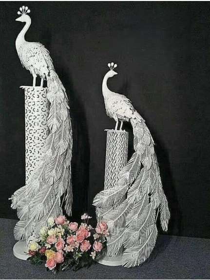 Set 2 Păuni decorativi din metal – înălțimi 1.5 m și 1.8 m