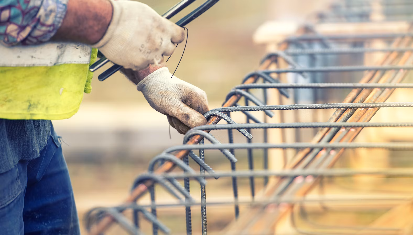 Etrierii din oțel beton – istorie, rol structural și importanță în construcțiile moderne